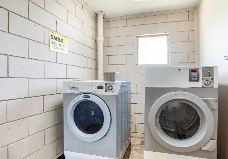 مُتل Augusta Downtown