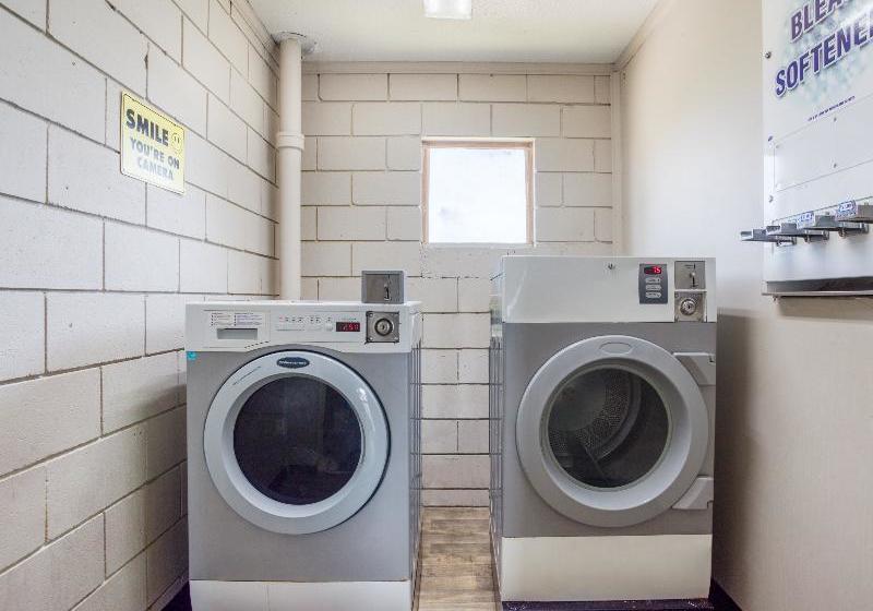 مُتل Augusta Downtown