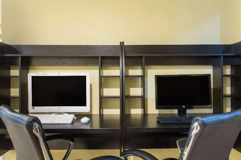 فندق على الطريق Days Inn By Wyndham Leominster/fitchburg Area