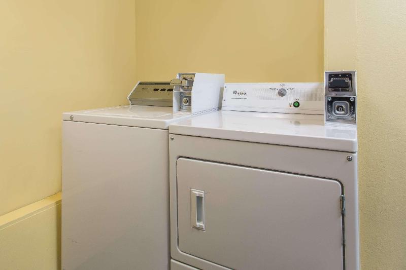 מוטל Days Inn By Wyndham Leominster/fitchburg Area