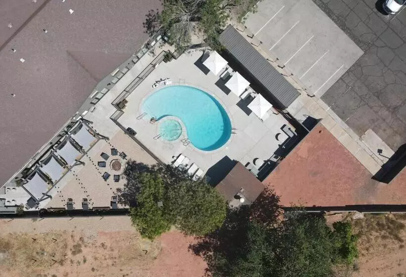 汽车旅馆  Field Station Moab