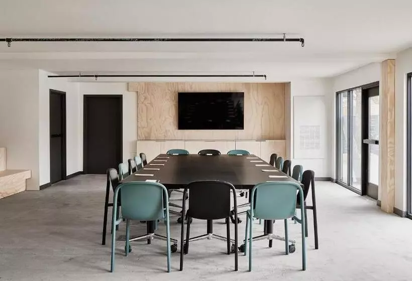 汽车旅馆  Field Station Moab