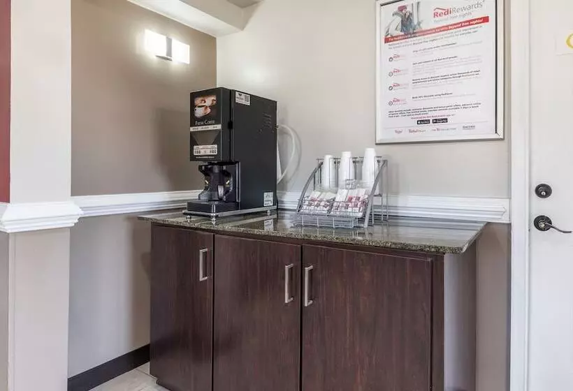 مُتل Red Roof Inn Suffolk