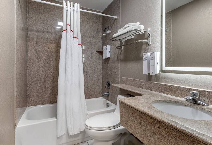 מוטל Red Roof Inn Suffolk