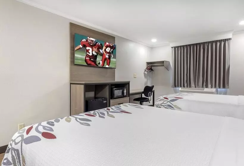 مُتل Red Roof Inn Suffolk