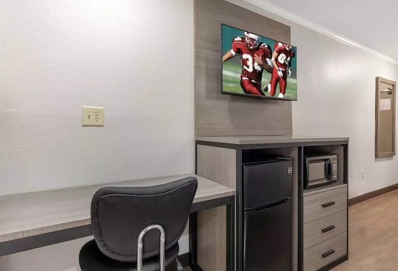 مُتل Red Roof Inn Suffolk