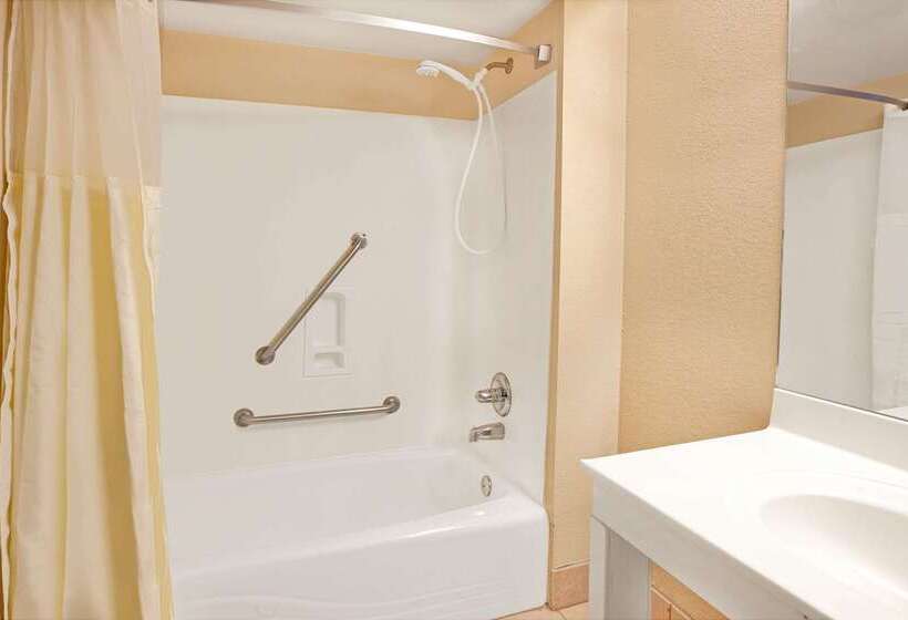 فندق على الطريق Super 8 By Wyndham Acworth/atlanta Area