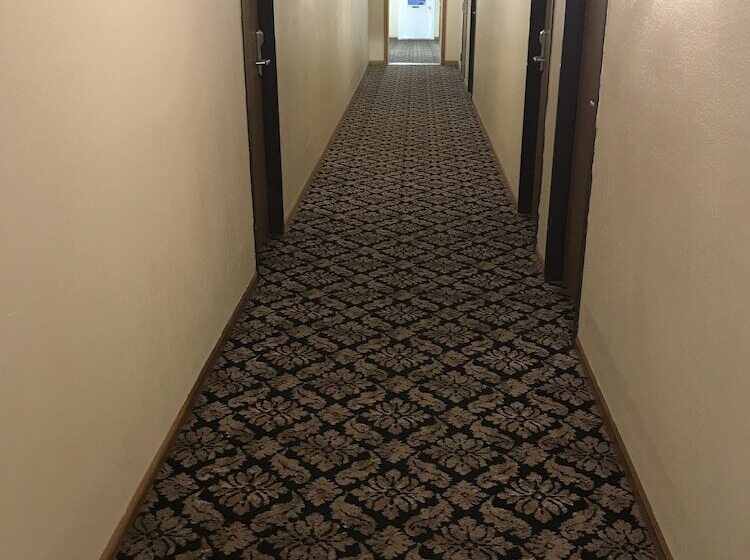 مُتل Super 8 By Wyndham Bridgeview Of Mackinaw City