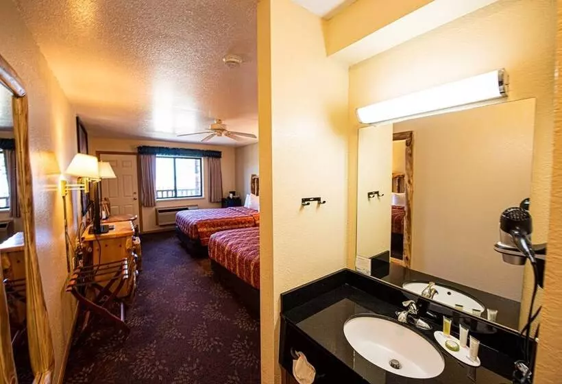 Motel Super 8 By Wyndham Bridgeview Of Mackinaw City