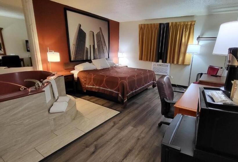 فندق على الطريق Super 8 By Wyndham Canton/livonia Area