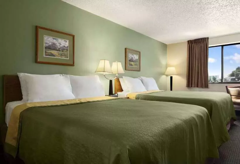 Мотель Super 8 By Wyndham Conrad