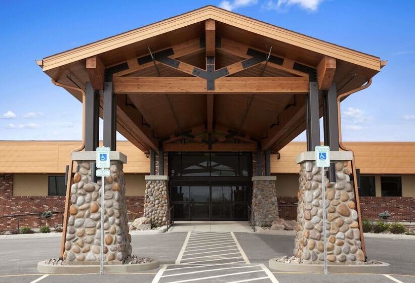 فندق على الطريق Super 8 By Wyndham Conrad