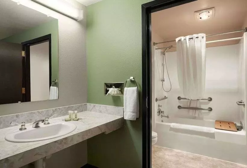 Мотель Super 8 By Wyndham Conrad