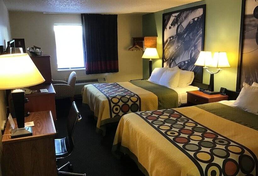 فندق على الطريق Super 8 By Wyndham Conrad