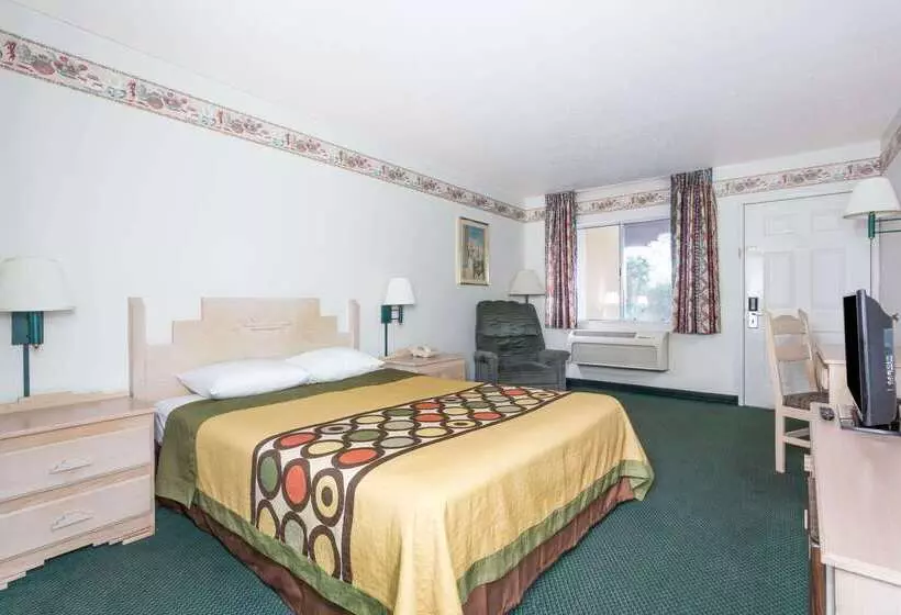 فندق على الطريق Super 8 By Wyndham Cottonwood