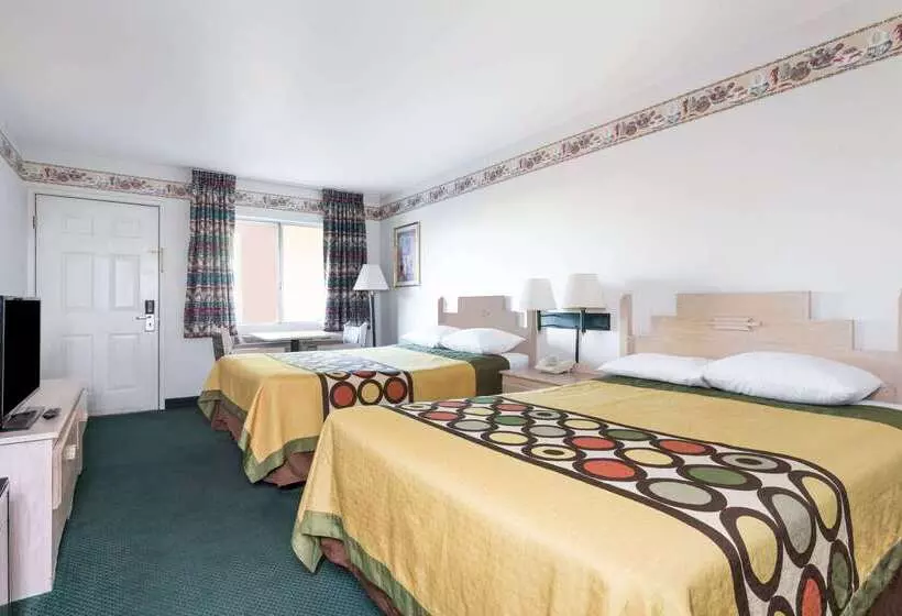 فندق على الطريق Super 8 By Wyndham Cottonwood