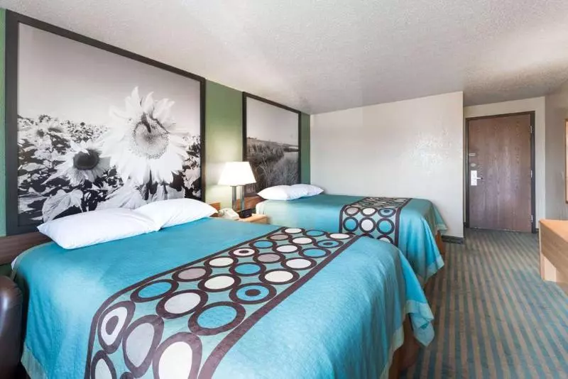 مُتل Super 8 By Wyndham Devils Lake