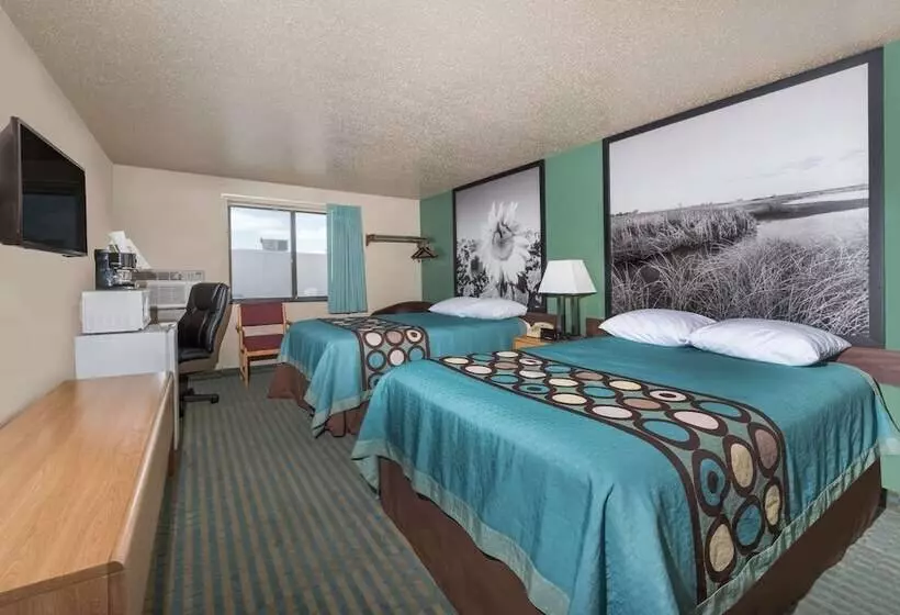 مُتل Super 8 By Wyndham Devils Lake