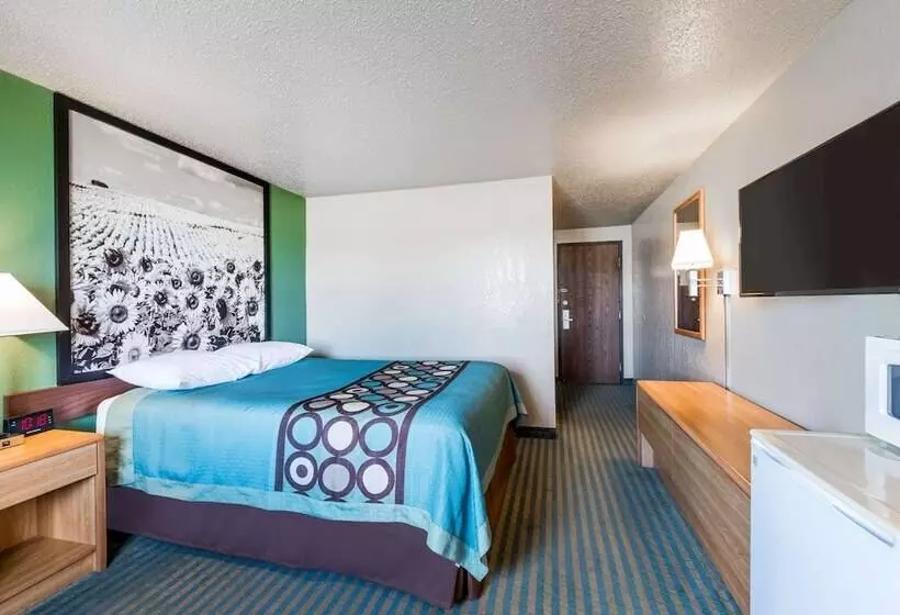 مُتل Super 8 By Wyndham Devils Lake