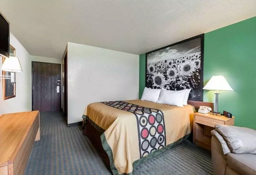 مُتل Super 8 By Wyndham Devils Lake