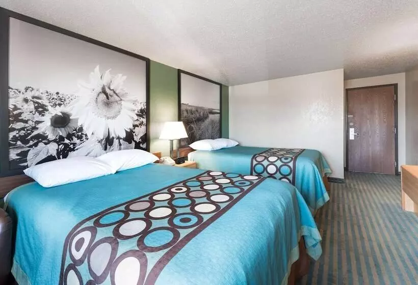 مُتل Super 8 By Wyndham Devils Lake