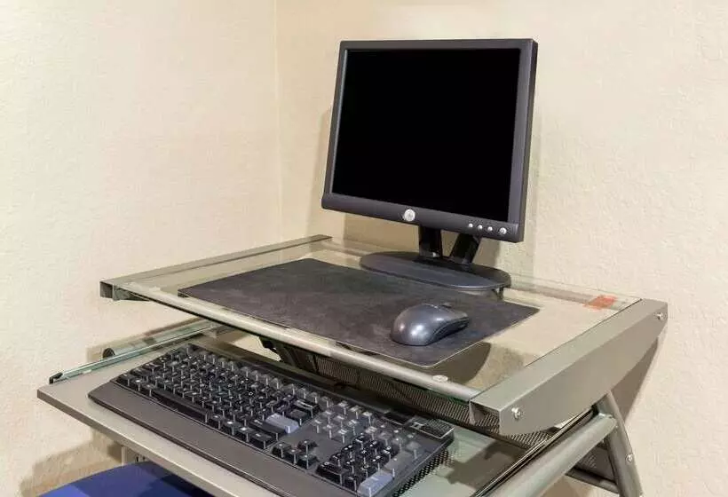 모텔 Super 8 By Wyndham Franklin/middletown Area