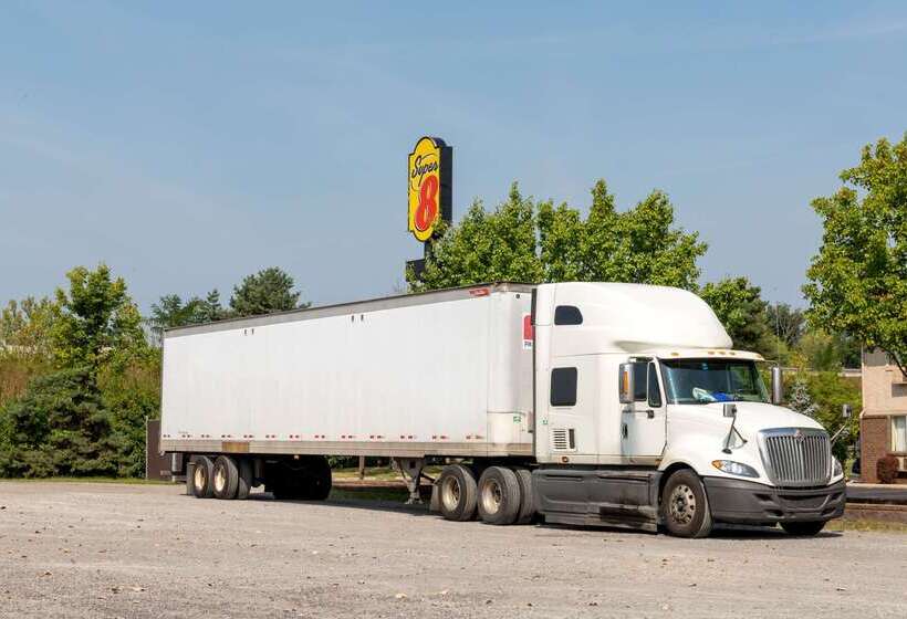 فندق على الطريق Super 8 By Wyndham Franklin/middletown Area