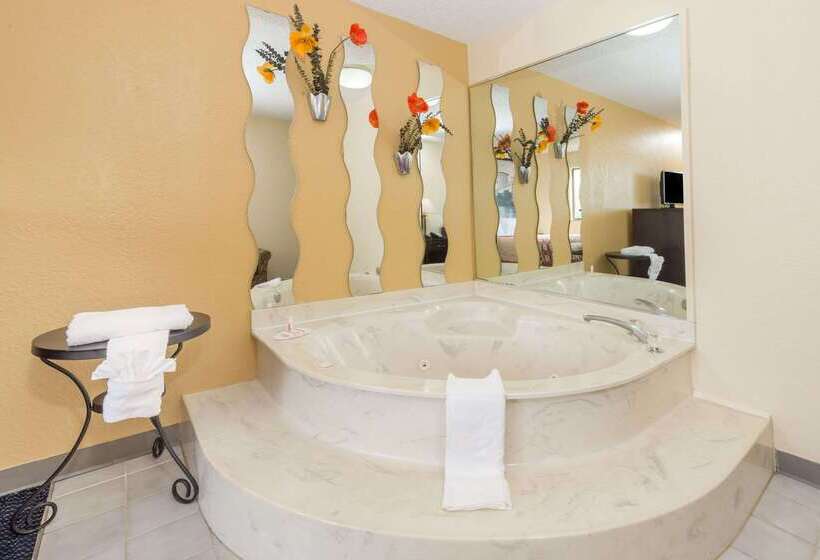 فندق على الطريق Super 8 By Wyndham Franklin/middletown Area