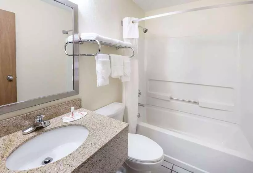 모텔 Super 8 By Wyndham Franklin/middletown Area