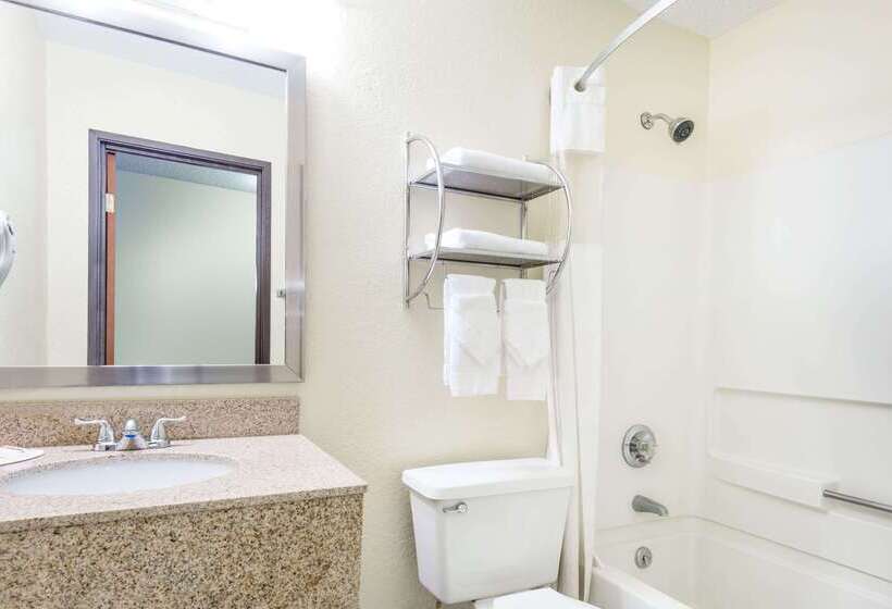 فندق على الطريق Super 8 By Wyndham Franklin/middletown Area