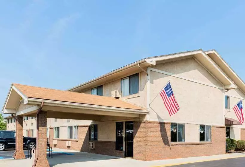 모텔 Super 8 By Wyndham Franklin/middletown Area