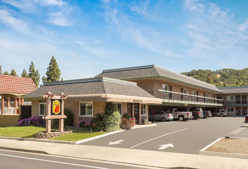 فندق على الطريق Super 8 By Wyndham Martinez