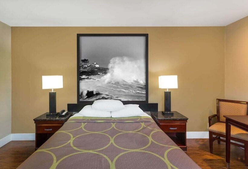 فندق على الطريق Super 8 By Wyndham Martinez