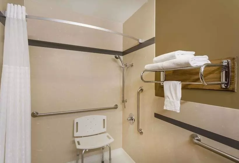 汽车旅馆  Super 8 By Wyndham Martinez