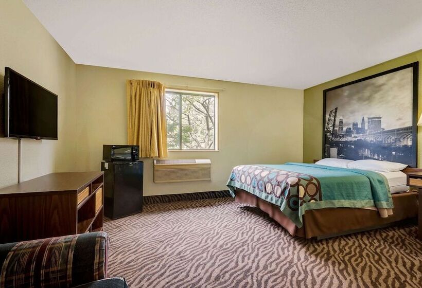 فندق على الطريق Super 8 By Wyndham Mentor/cleveland Area