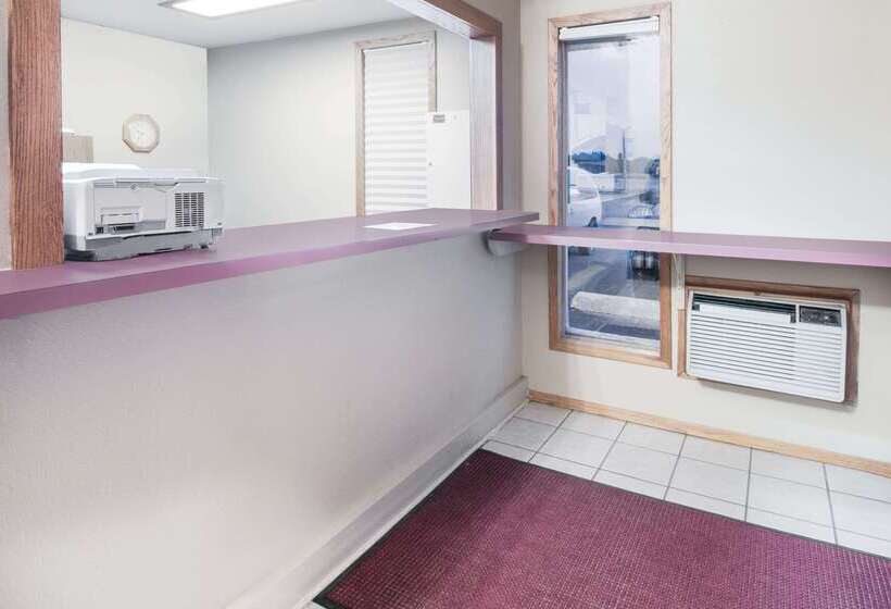 מוטל Super 8 By Wyndham Miller