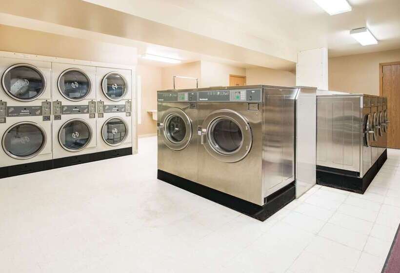 מוטל Super 8 By Wyndham Miller