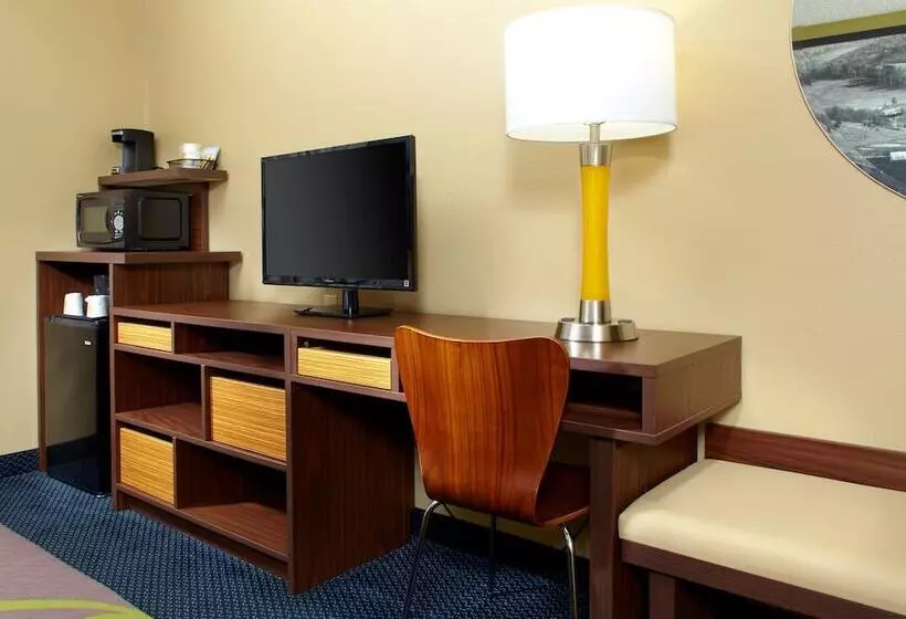 فندق على الطريق Super 8 By Wyndham St. Clairsville Oh/wheeling Wv Area