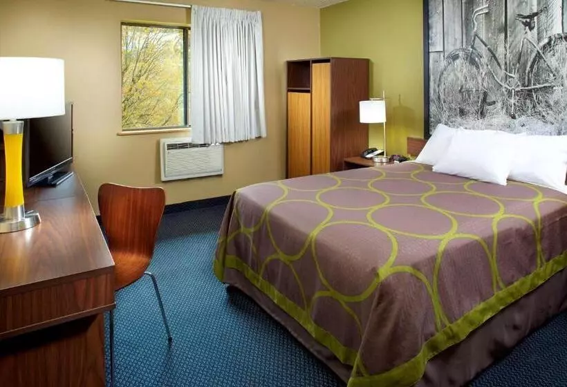 فندق على الطريق Super 8 By Wyndham St. Clairsville Oh/wheeling Wv Area