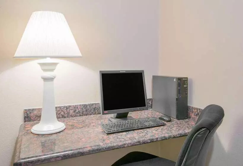 Мотель Super 8 By Wyndham Story City