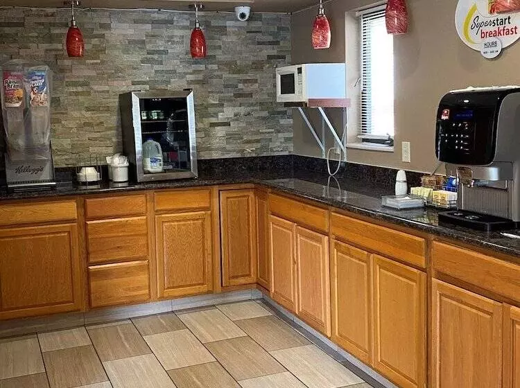 Мотель Super 8 By Wyndham Story City