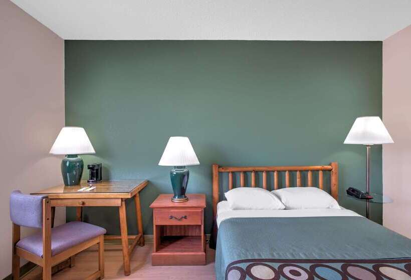 מוטל Super 8 By Wyndham Ticonderoga