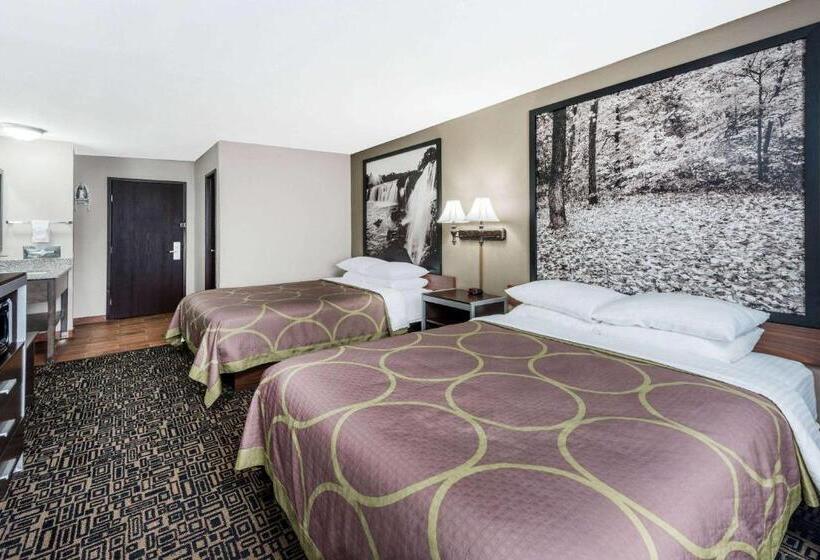 모텔 Super 8 By Wyndham Warrensburg