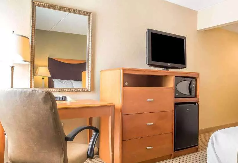 Quality Inn Spring Valleynanuet