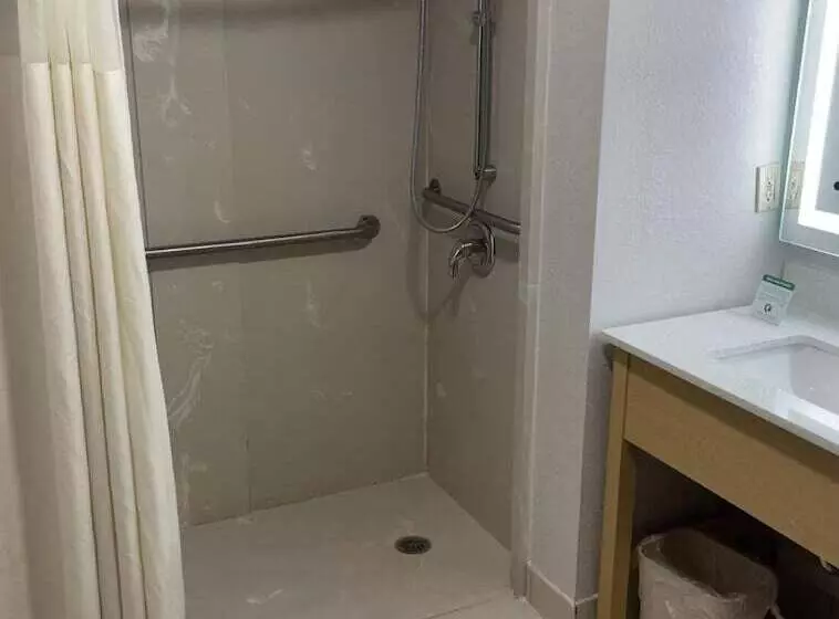 Quality Inn Spring Valleynanuet