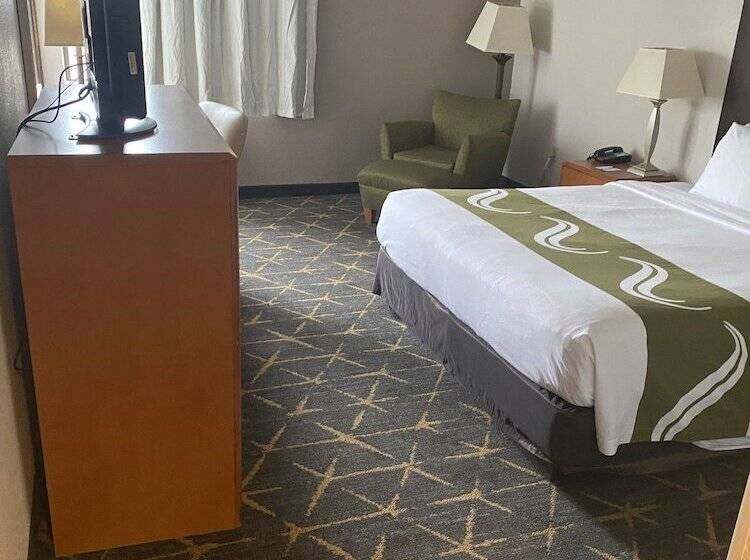 Quality Inn Spring Valleynanuet