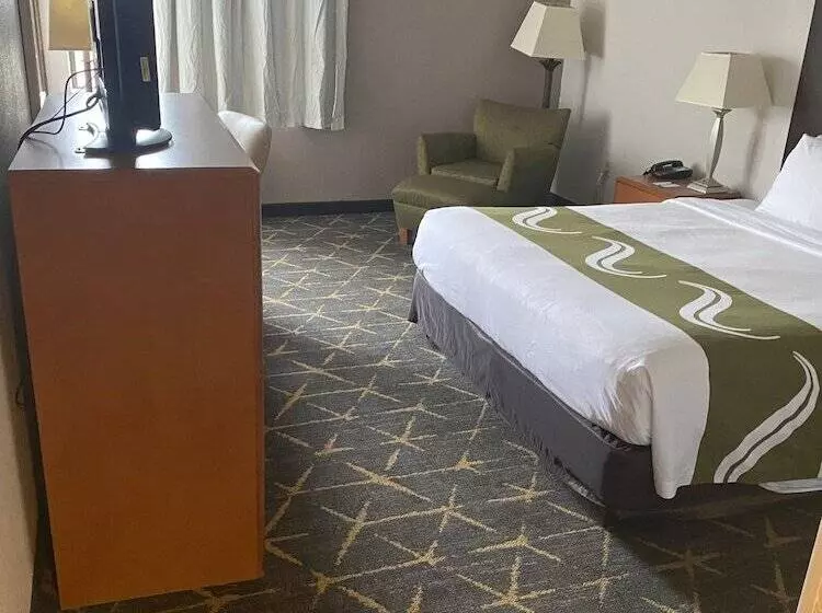 Quality Inn Spring Valleynanuet