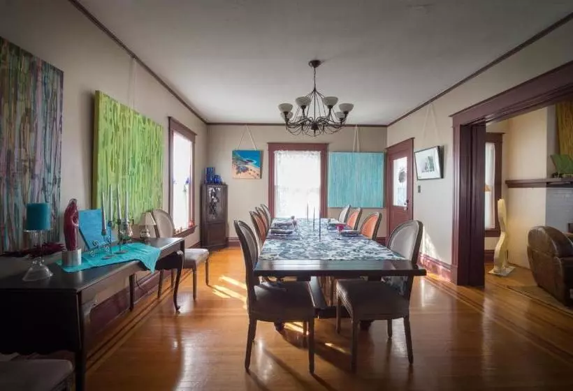 Texas White House B&b