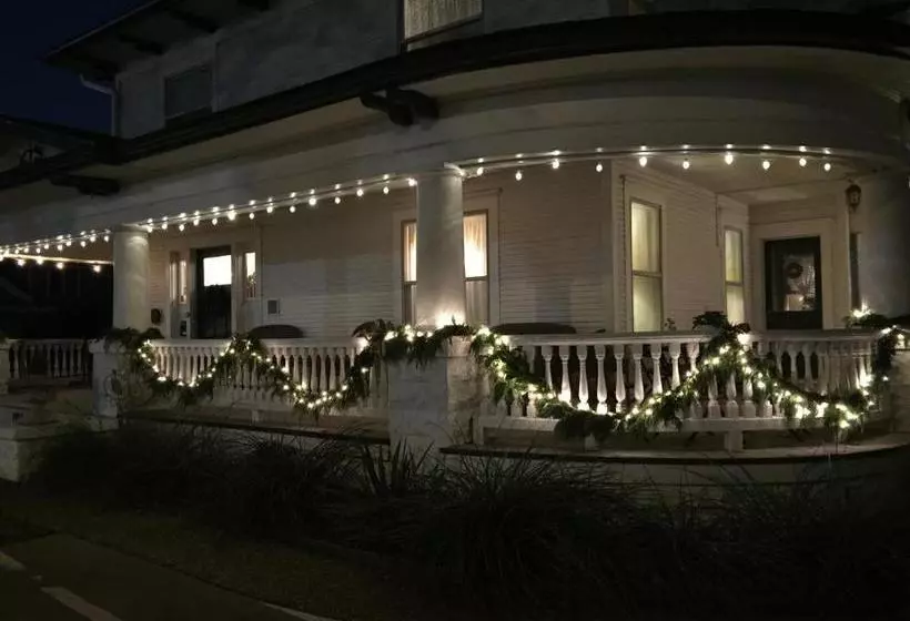 Texas White House B&b