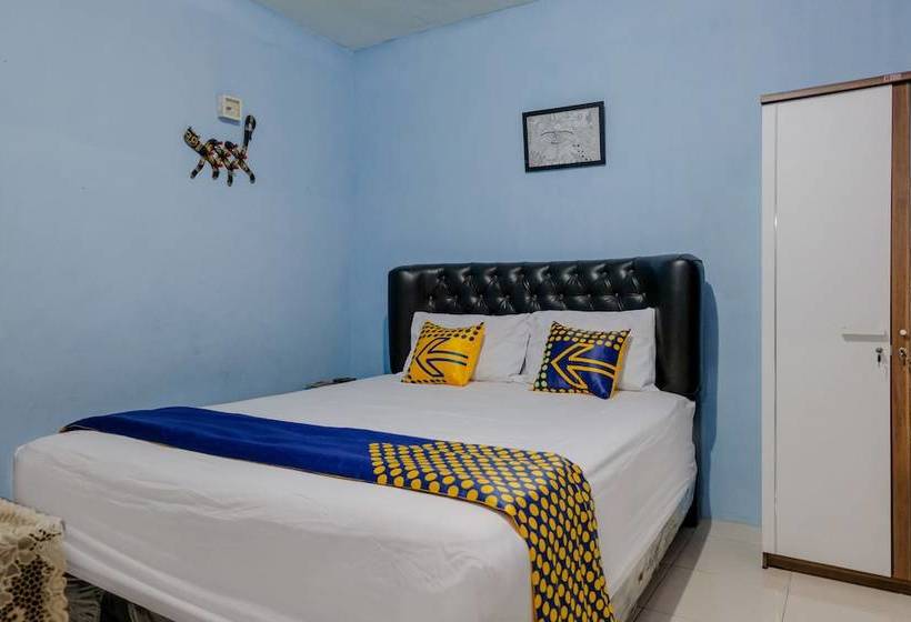 Vandrarhem Spot On 1716 Lada Family Residence Syariah